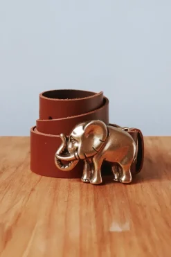 Cinturón de piel camel con hebilla elefante