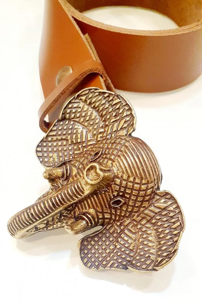 Cinturón de piel camel con hebilla cabeza pq de elefante
