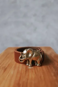 Cinturón de piel camel con hebilla elefante