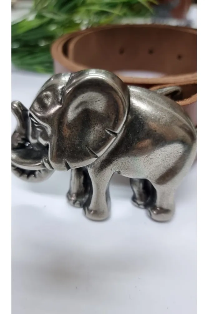 Cinturón de piel camel con hebilla elefante plateado