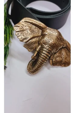 Cinturón de piel negro con hebilla cabeza de elefante