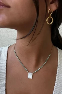 Collar abalorios con virgen turquesa