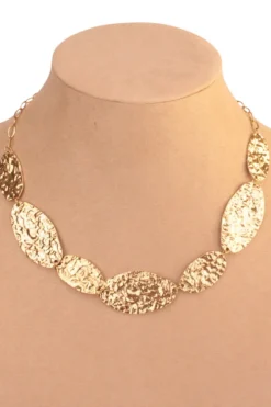 Collar acero dorado chapas relieve dorado