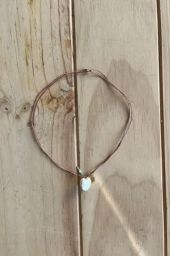 Collar ajustable concha rosa
