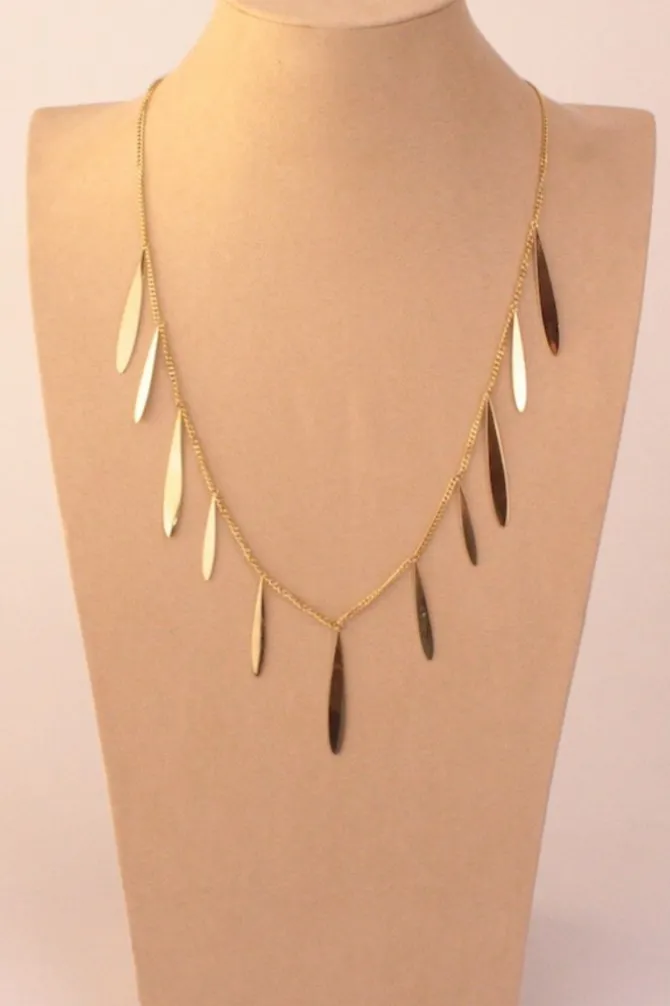 Collar de acero lagrimas doradas