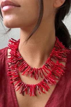 Collar de coral rojo