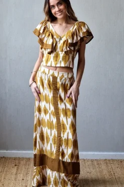 Conjunto falda y top mostaza