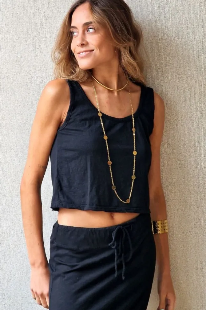 Crop top de asas en color negro