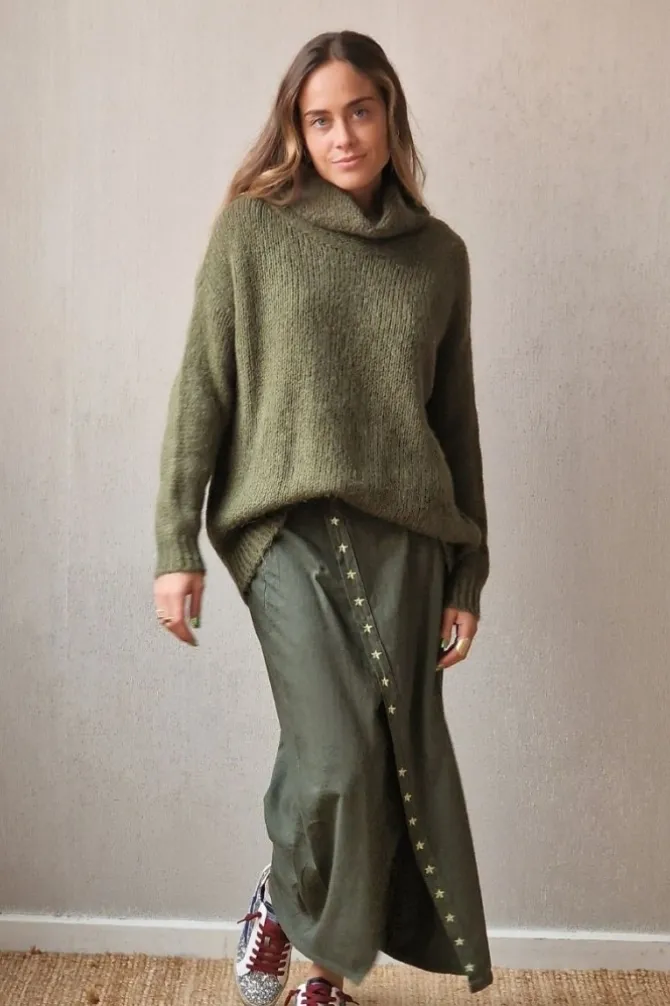 Falda larga con estrellas verde
