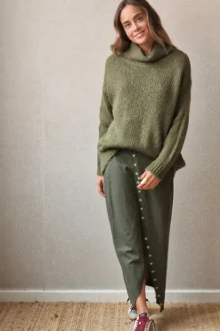 Falda larga con estrellas verde