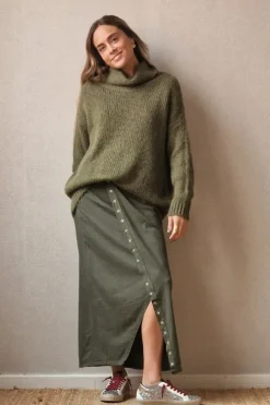Falda larga con estrellas verde