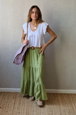 Falda larga tipo lino con cinturón en color verde pistacho