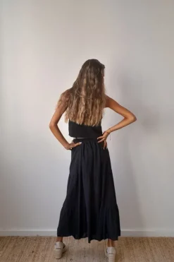 Falda larga tipo lino con cinturón en color negra