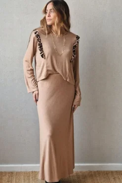 Falda punto evasé camel