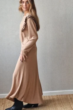 Falda punto evasé camel