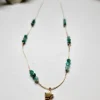 Gargantilla de acero con piedras verdes y estrella