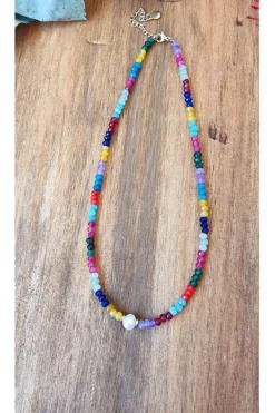 Gargantilla de bolitas de colores y perla