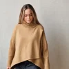 Jersey cuello alto cruzado camel