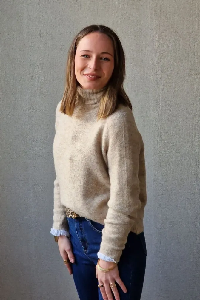 Jersey cuello alto jaspeado beige
