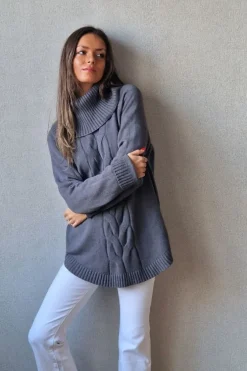 Jersey cuello cisne con con trenza gris