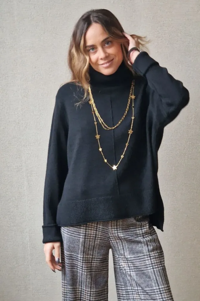 Jersey cuello cisne con raya central negro