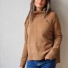 Jersey cuello cisne con raya central camel