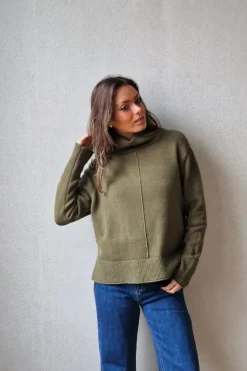 Jersey cuello cisne con raya central verde