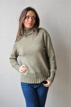 Jersey cuello cisne de canalé verde militar