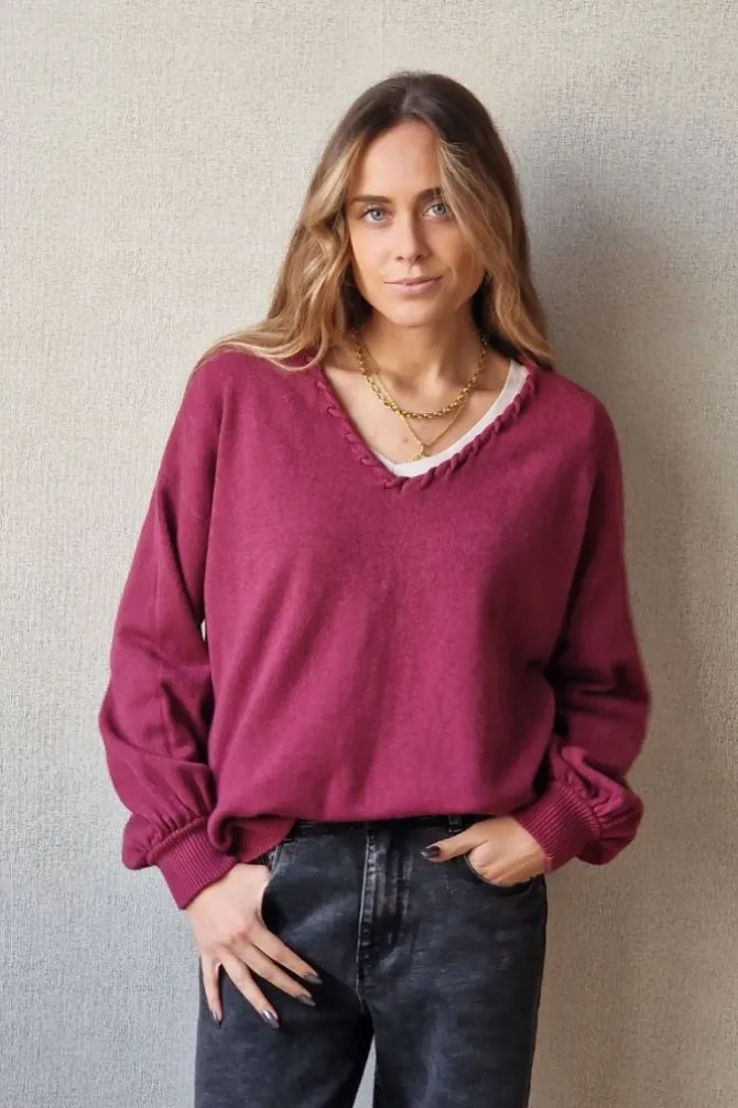 Jersey cuello pico con pespunte magenta