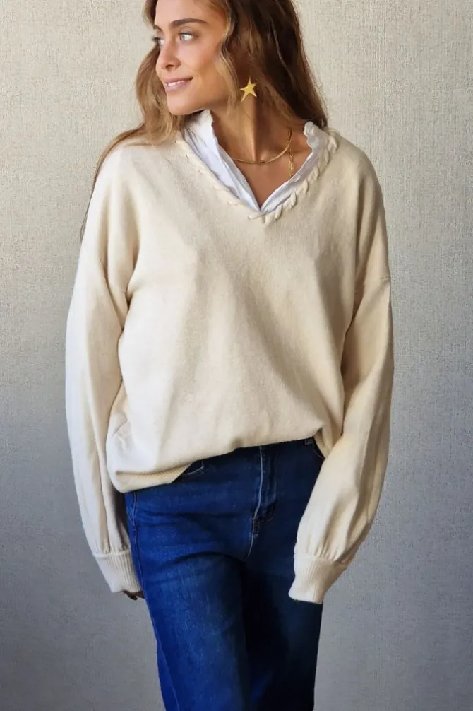 Jersey cuello pico con pespunte crudo