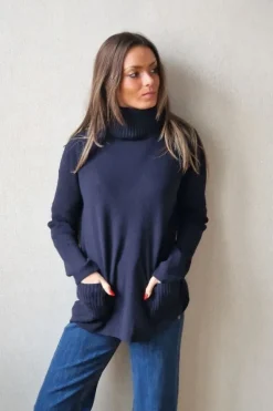 Jersey de cuello cisne con bolsillos azul marino