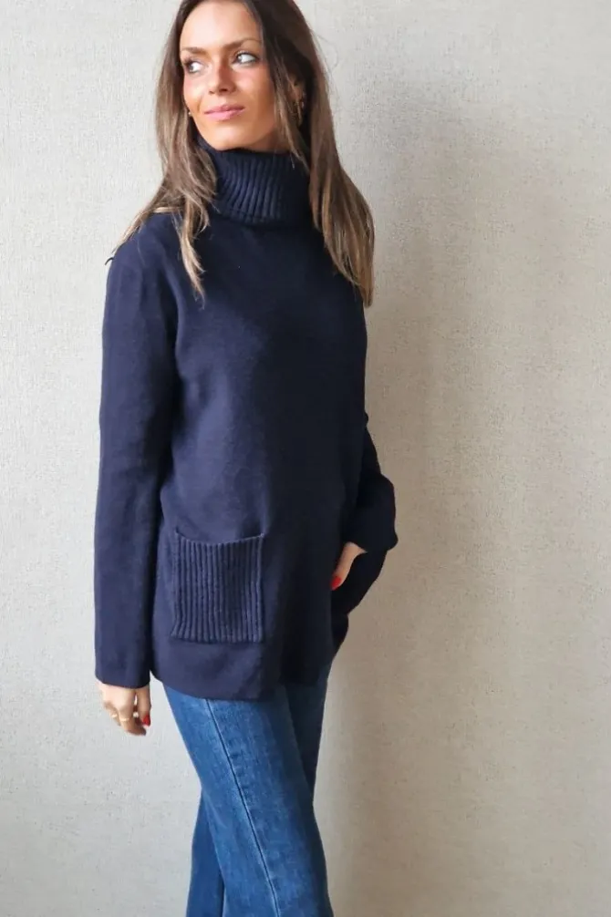 Jersey de cuello cisne con bolsillos azul marino
