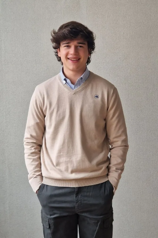 Jersey de hombre de cuello pico Beige