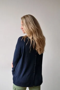 Jersey oversize azul marino de cuello alto