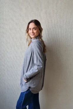 Jersey oversize con botones gris