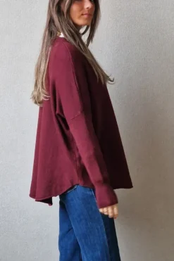 Jersey oversize cuello redondo granate
