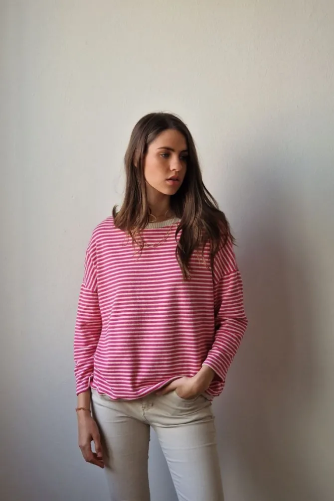 Jersey oversize de rayas finas color fucsia