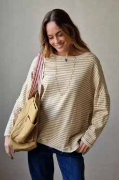 Jersey oversize de rayas finas color beige