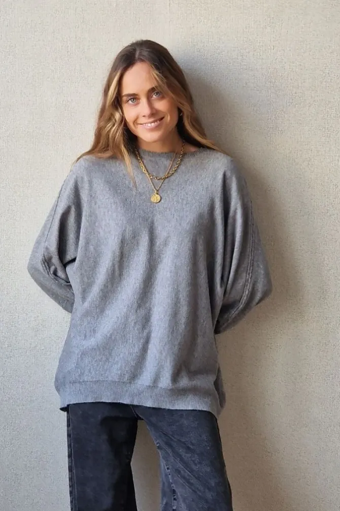 Jersey oversize manga murciélago gris