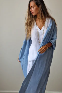 Kimono azul tipo lino con manga tres cuartos