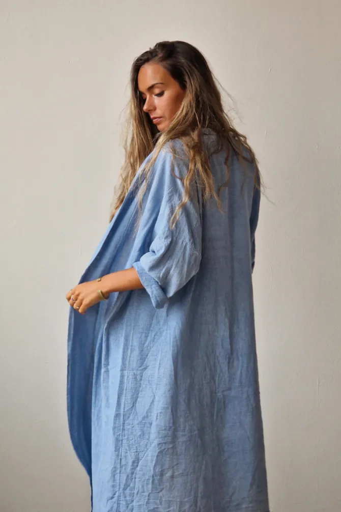 Kimono azul tipo lino con manga tres cuartos