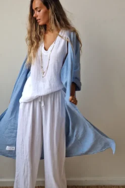 Kimono azul tipo lino con manga tres cuartos