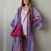 Kimono largo estampado rematado con espejitos tonos rosa