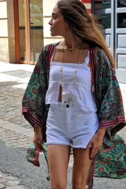 Kimono largo estampado rematado con espejitos tonos verdes