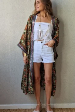 Kimono largo rematado con espejitos estampado verde