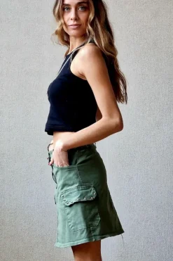 Mini falda con tachas verde militar