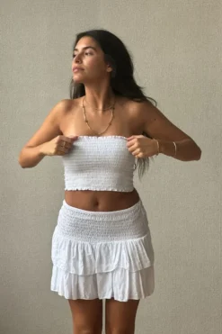 Minifalda pantalón blanca con lurex cintura de goma y volantes