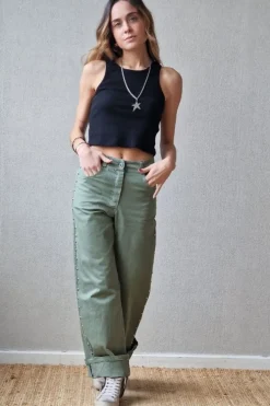 Pantalón con estrella y tachas verde militar