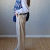 Pantalón con tachuelas beige