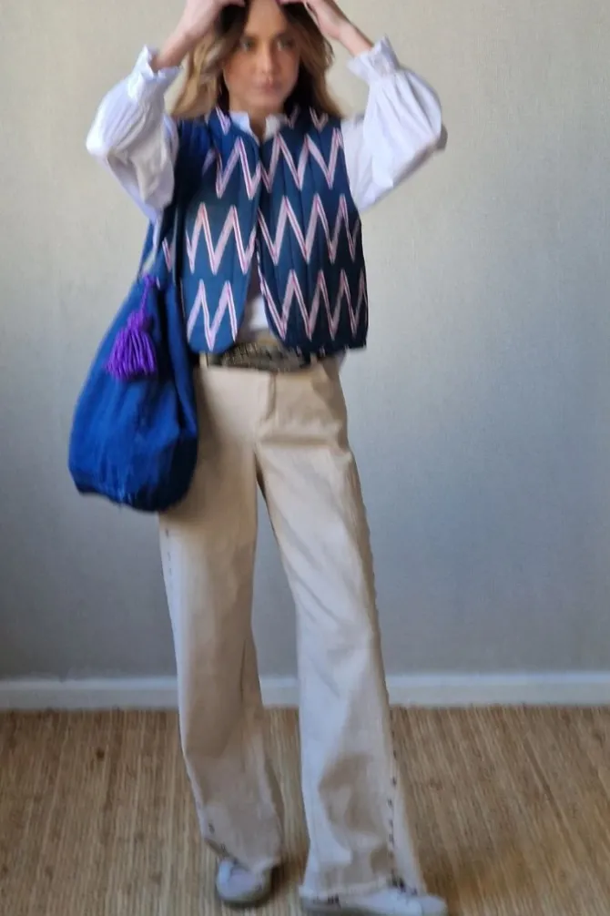 Pantalón con tachuelas beige